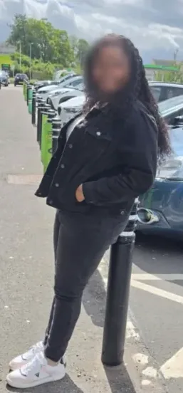 Ona, 33 años